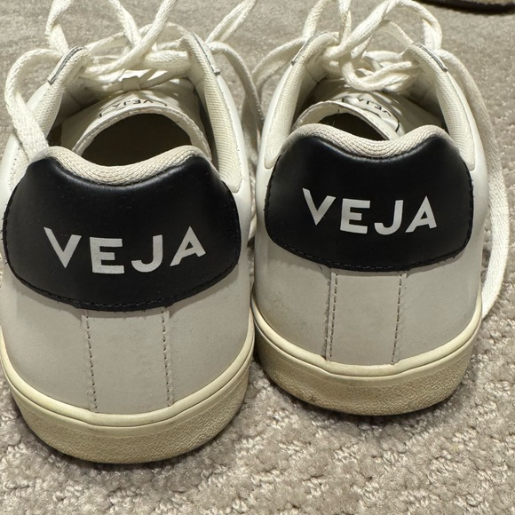 Veja Sneakers with Black Accent - Picture 5 of 7